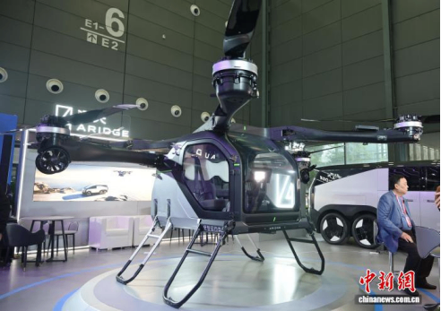 中国新能源汽车加速智能化 竞逐低空智慧交通新赛道